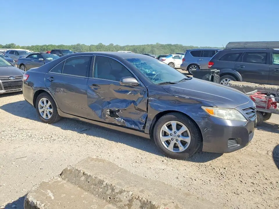 2011 TOYOTA CAMRY LE  