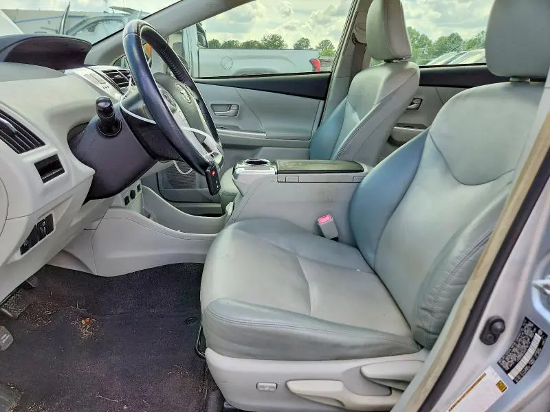 2013 TOYOTA PRIUS V FIVE  