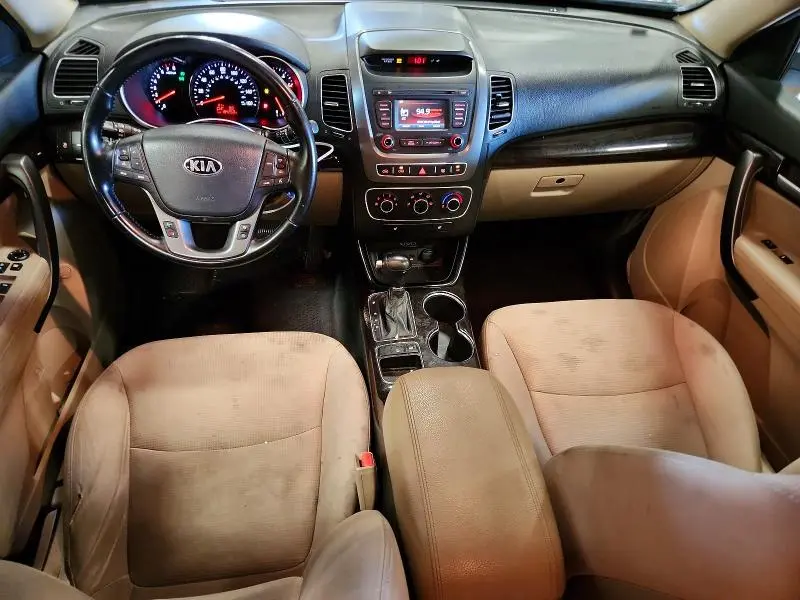 2015 KIA SORENTO LX  