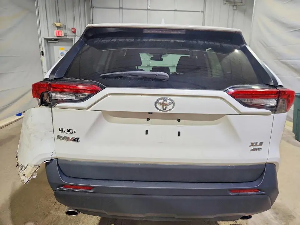 2023 TOYOTA RAV4 XLE  
