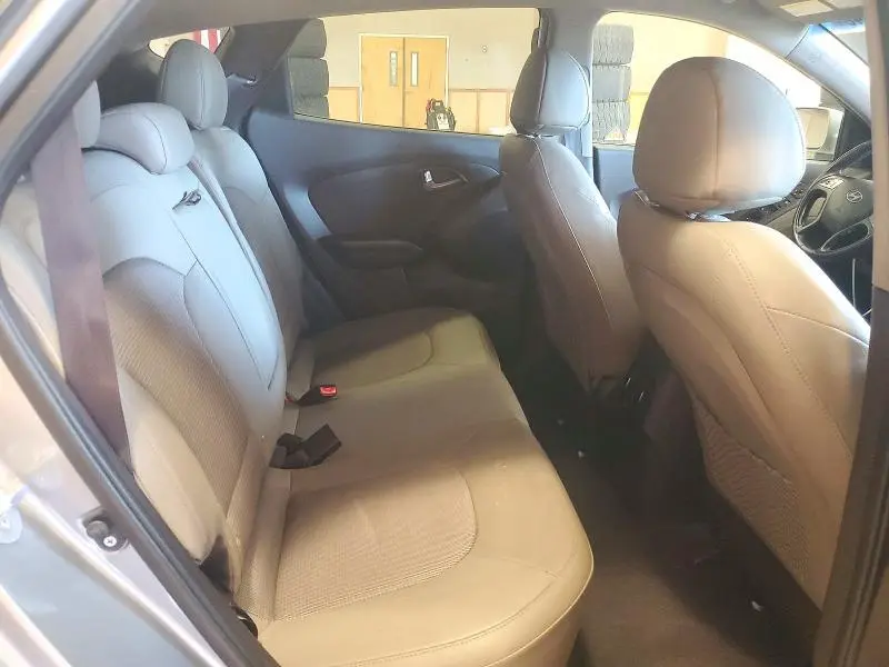 2015 HYUNDAI TUCSON SE  