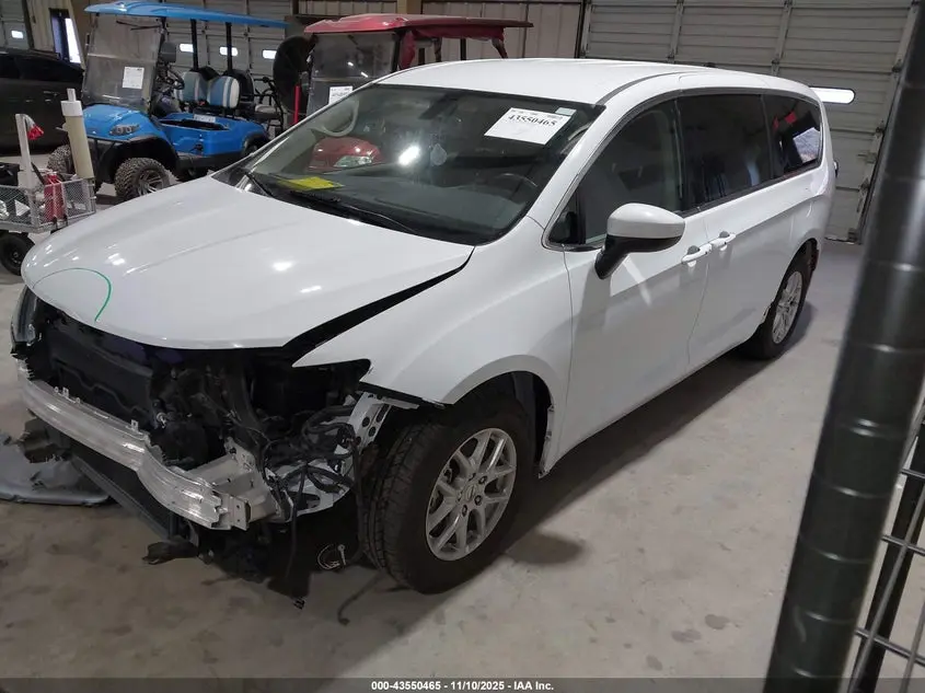 2022 CHRYSLER VOYAGER LX