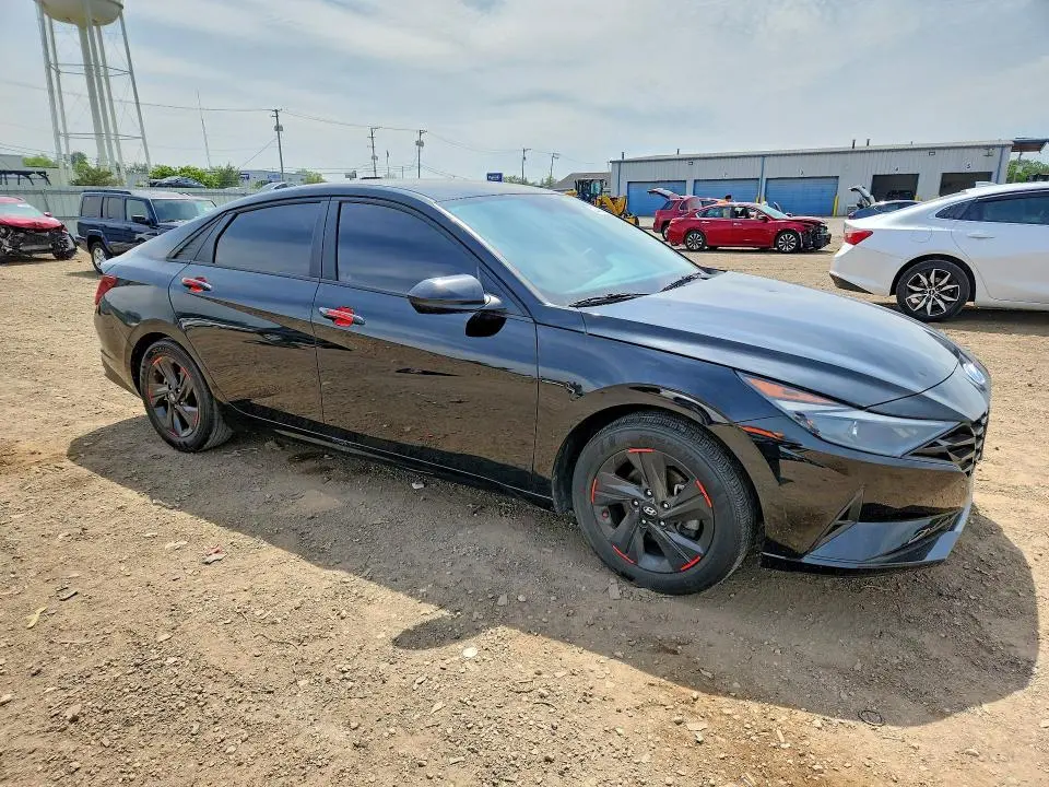2023 HYUNDAI ELANTRA SEL  