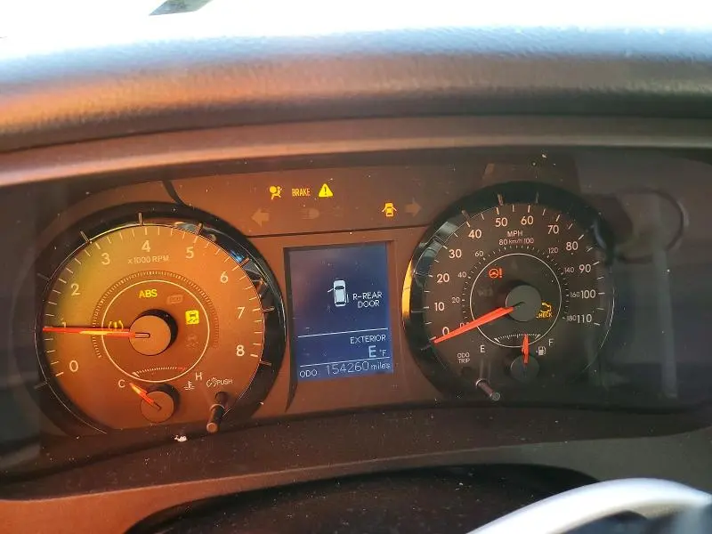 2016 TOYOTA SIENNA LE 8-PASSENGER  