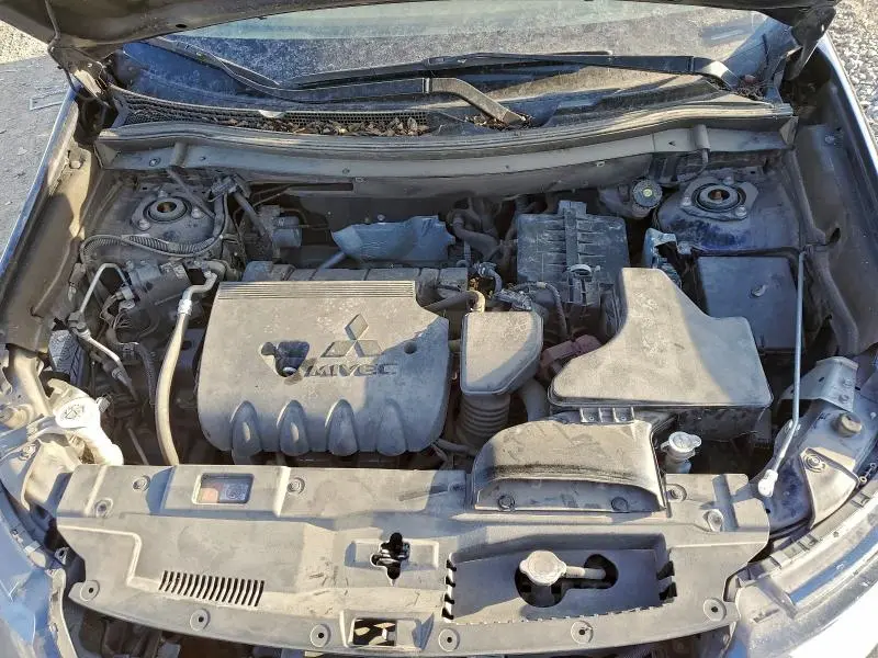 2020 MITSUBISHI OUTLANDER SE  