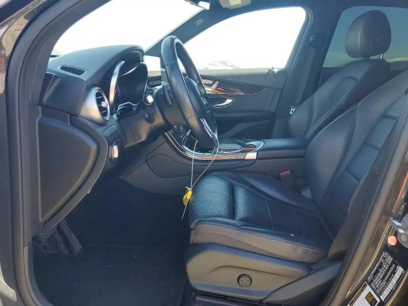 2021 MERCEDES-BENZ GLC 300  
