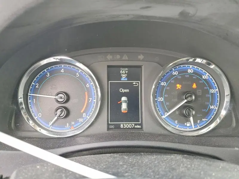 2019 TOYOTA COROLLA SE  