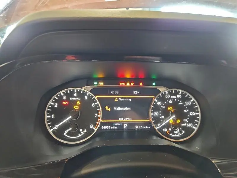 2022 NISSAN PATHFINDER SL  