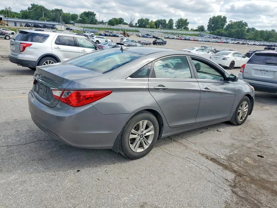 2013 HYUNDAI SONATA GLS  