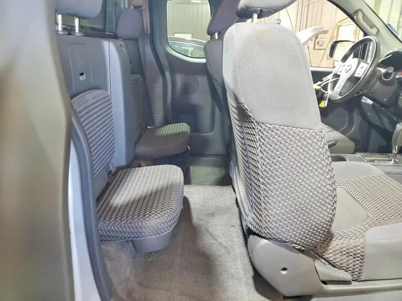 2016 NISSAN FRONTIER SV V6  