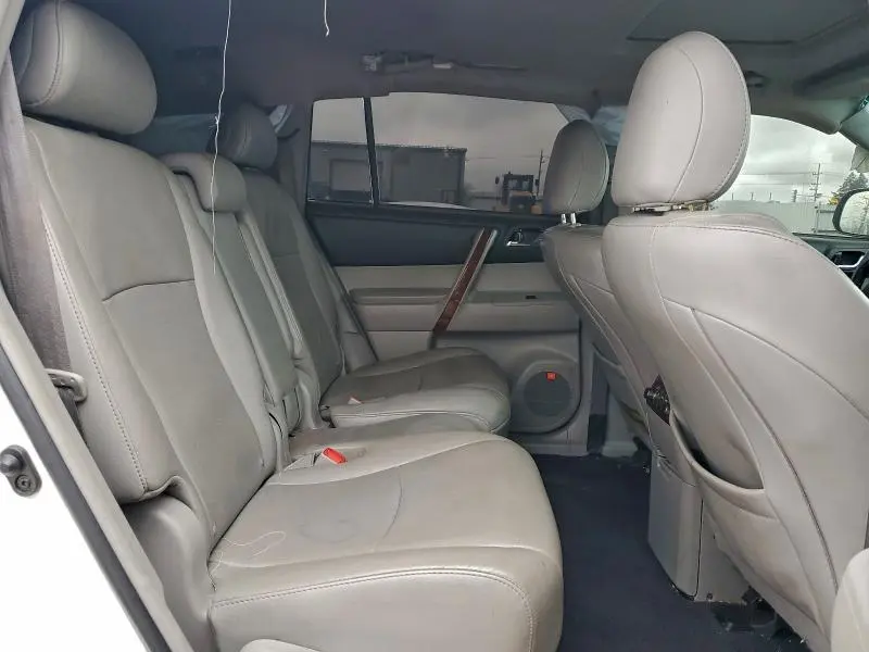 2013 TOYOTA HIGHLANDER LIMITED  