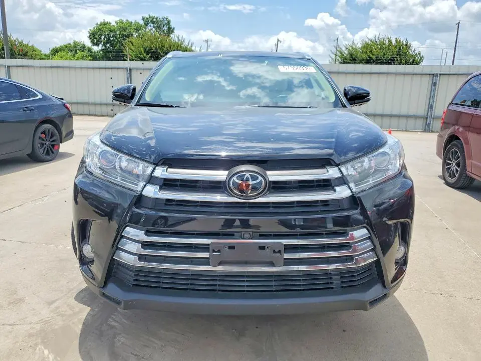 2017 TOYOTA HIGHLANDER LIMITED PLATINUM  