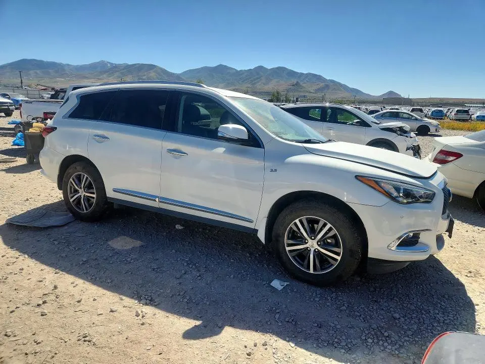 2020 INFINITI QX60 LUXE  
