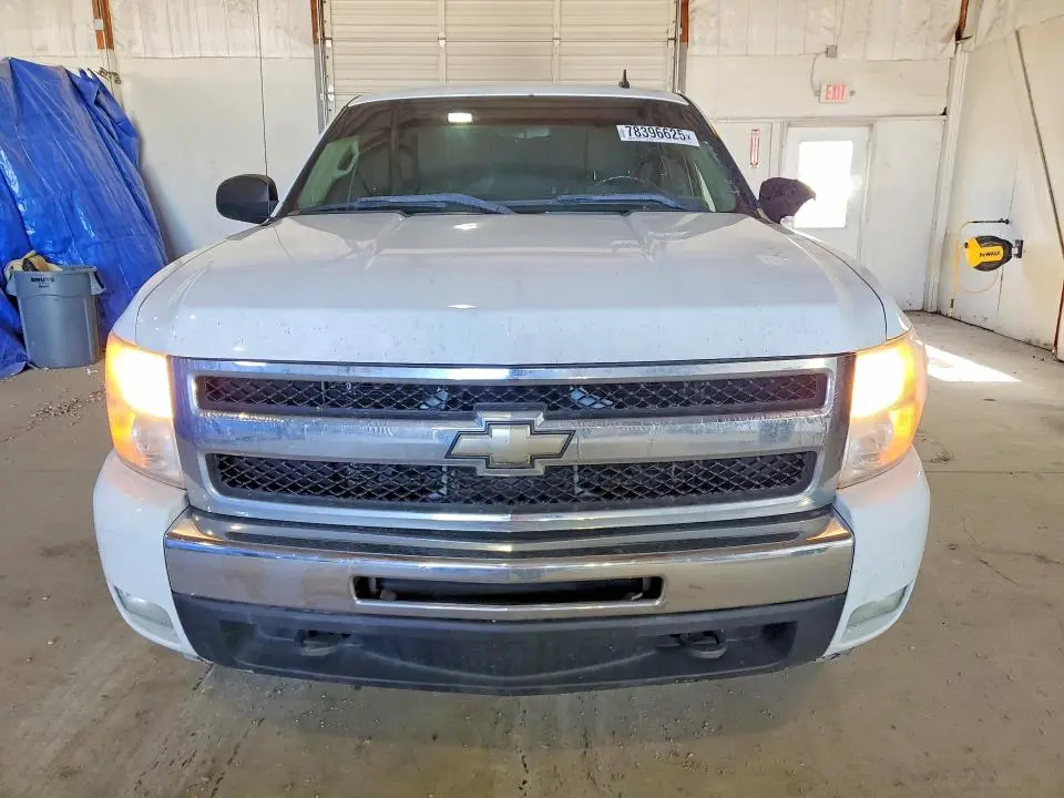 2011 CHEVROLET SILVERADO K1500 LT  