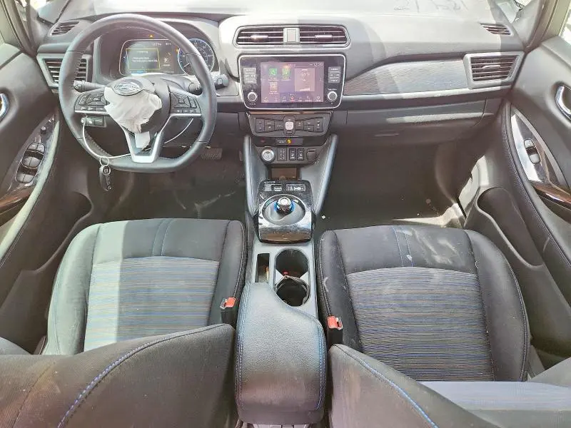 2022 NISSAN LEAF SV  