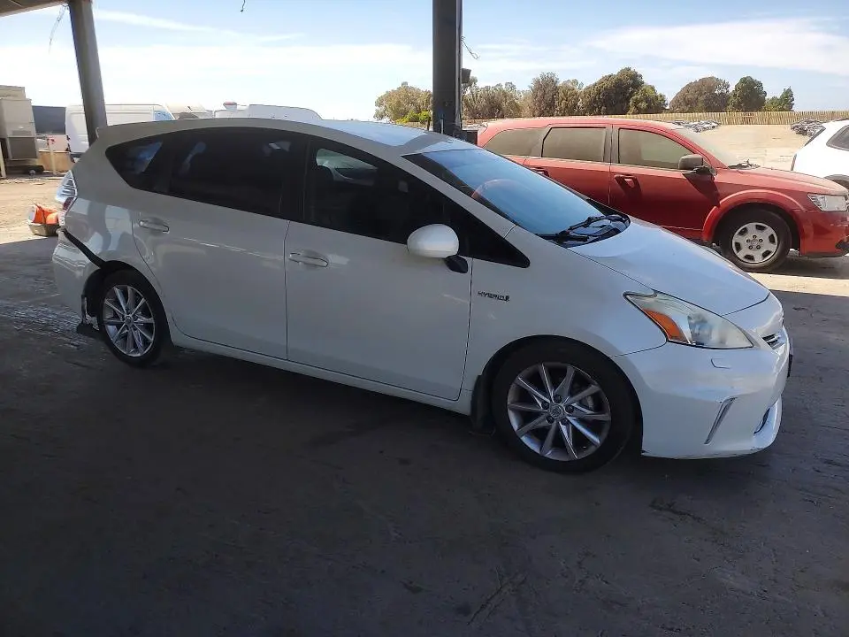 2012 TOYOTA PRIUS V FIVE  
