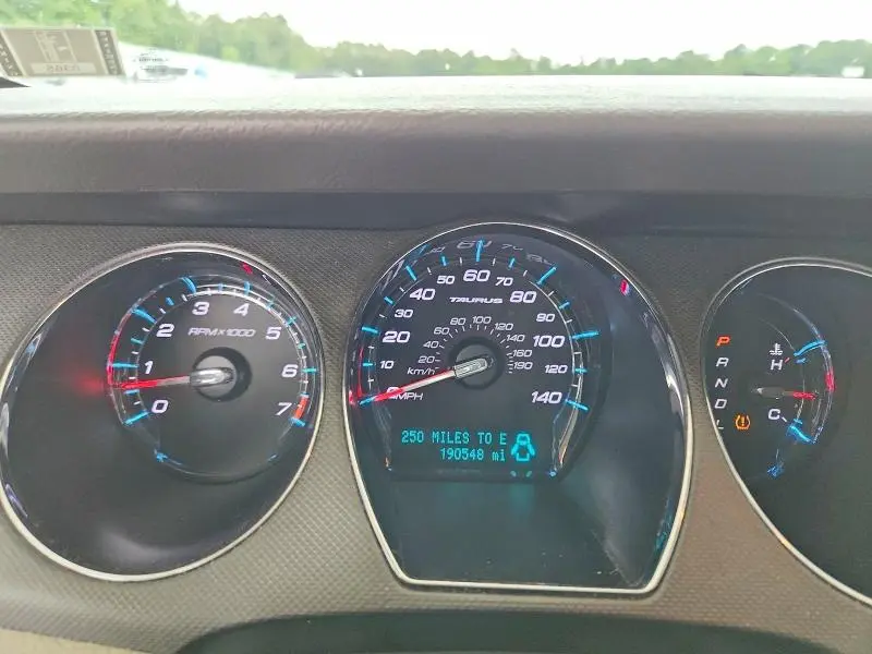 2011 FORD TAURUS SE  