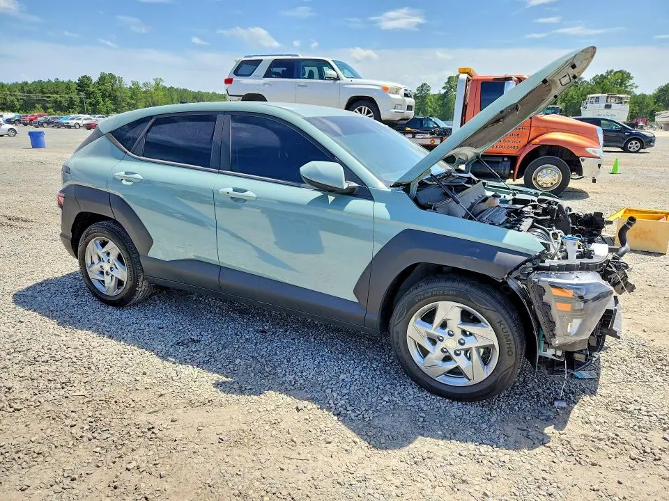 2025 HYUNDAI KONA SE  
