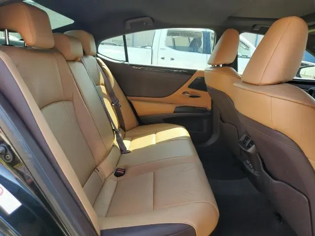 2019 LEXUS ES 300H LUXURY  