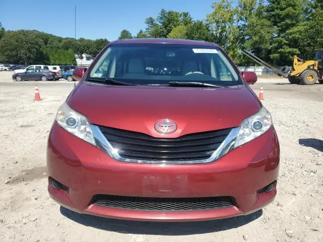 2012 TOYOTA SIENNA LE  