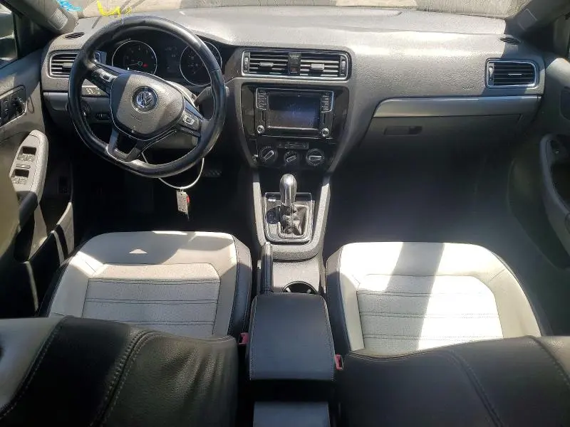 2016 VOLKSWAGEN JETTA SPORT  