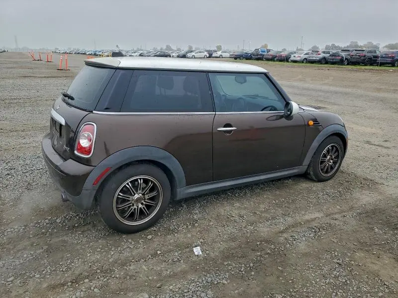2011 MINI COOPER   