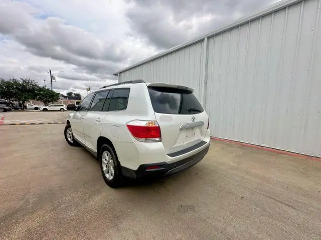 2012 TOYOTA HIGHLANDER SE