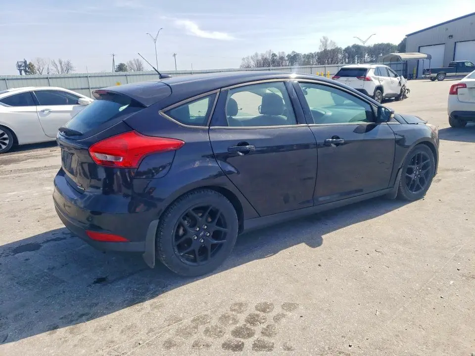 2016 FORD FOCUS SE  