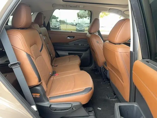 2024 NISSAN PATHFINDER PLATINUM  