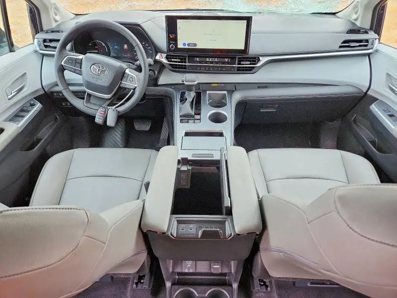 2025 TOYOTA SIENNA XLE 8-PASSENGER  