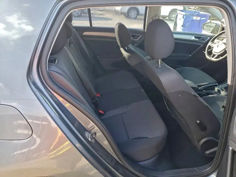 2016 VOLKSWAGEN GOLF S/SE  