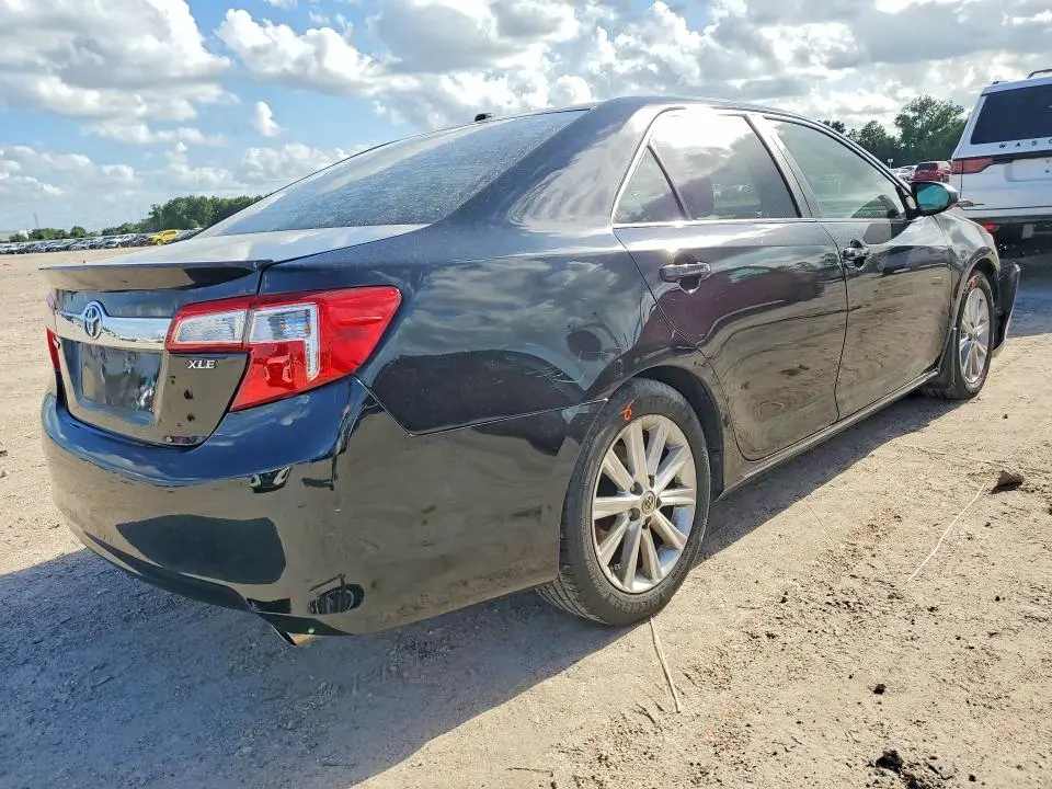 2013 TOYOTA CAMRY XLE V6  