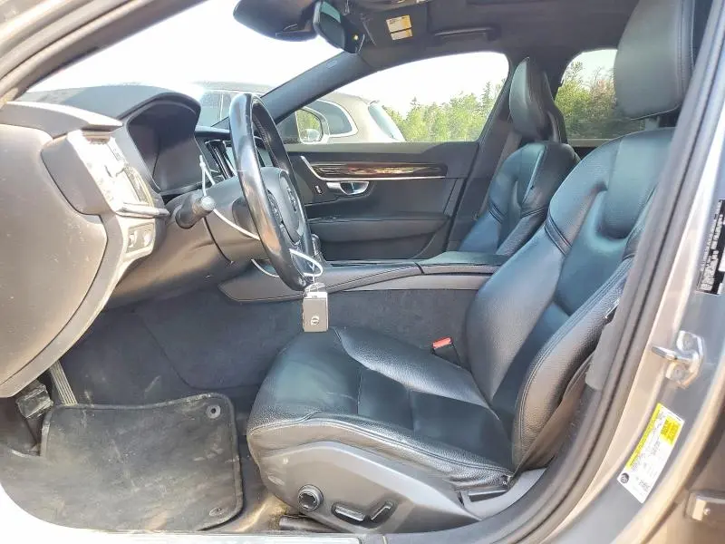 2018 VOLVO S90 T6 MOMENTUM  