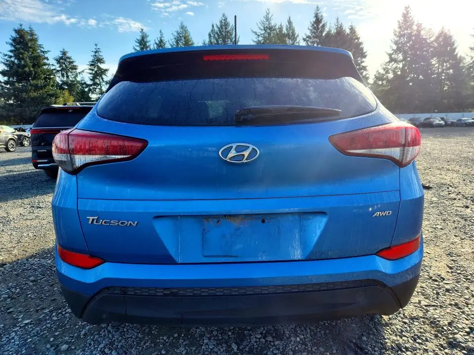 2016 HYUNDAI TUCSON SE  