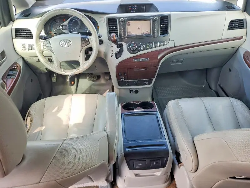 2013 TOYOTA SIENNA XLE 8-PASSENGER  