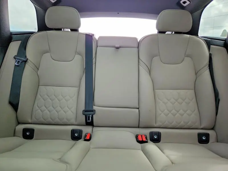 2026 VOLVO XC60 PLUS  