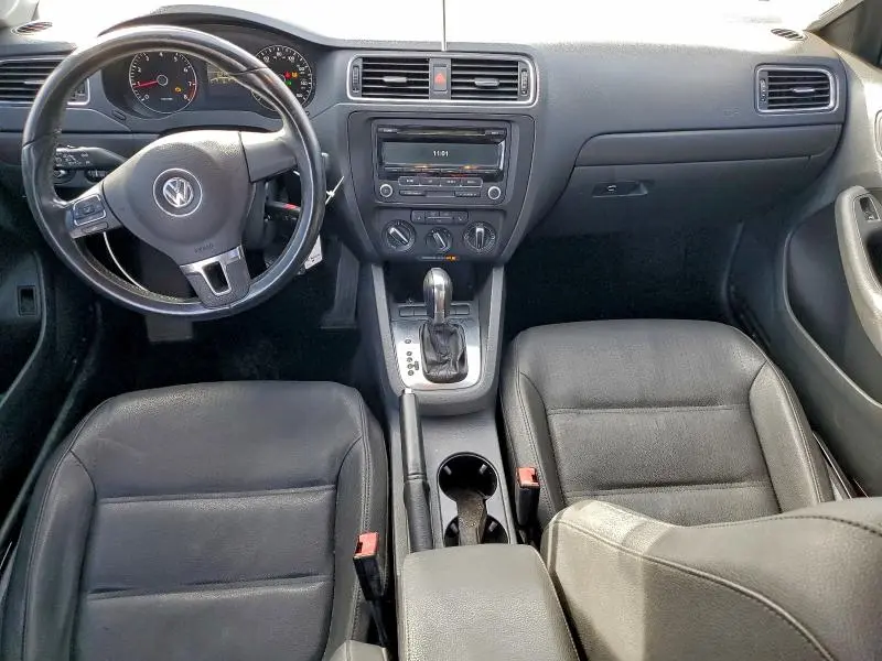 2012 VOLKSWAGEN JETTA SE  