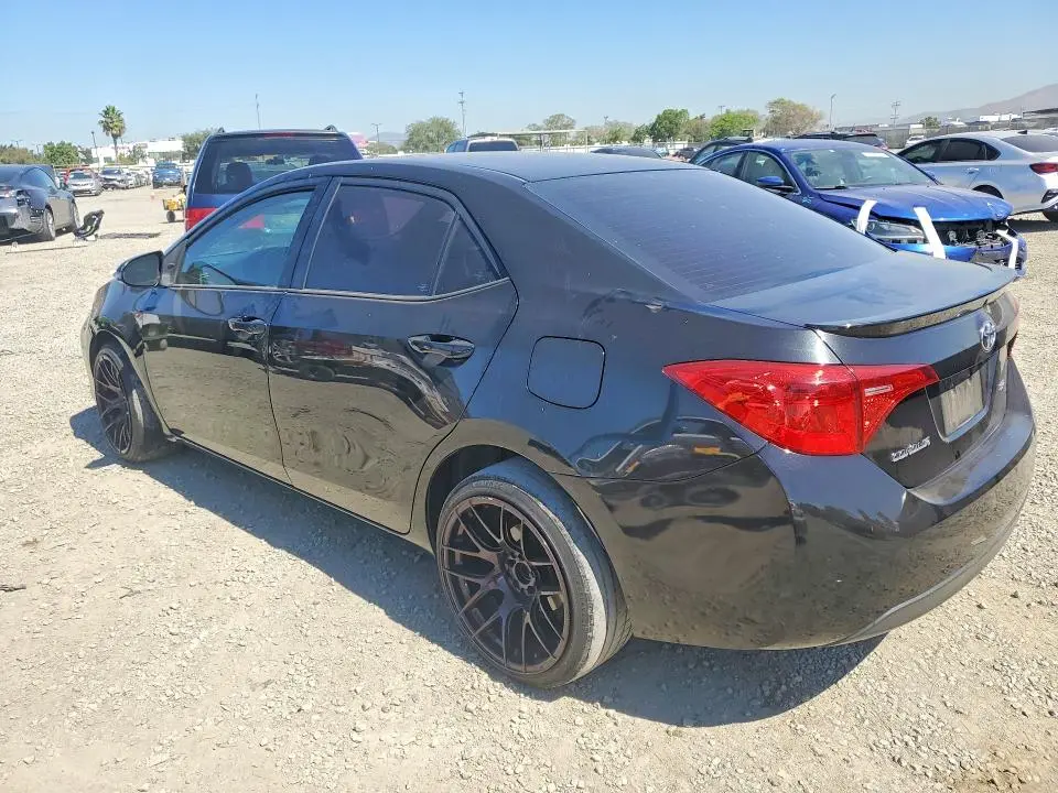 2017 TOYOTA COROLLA SE  