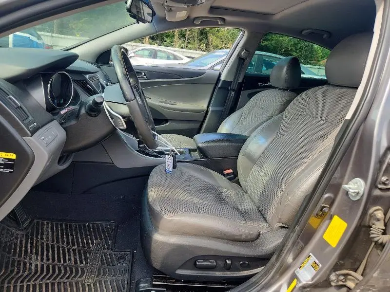 2012 HYUNDAI SONATA SE  
