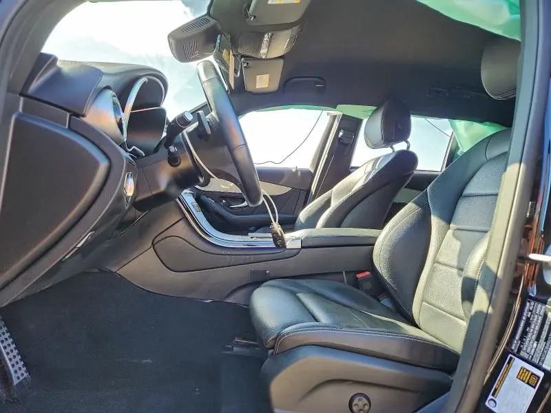 2022 MERCEDES-BENZ GLC 300  