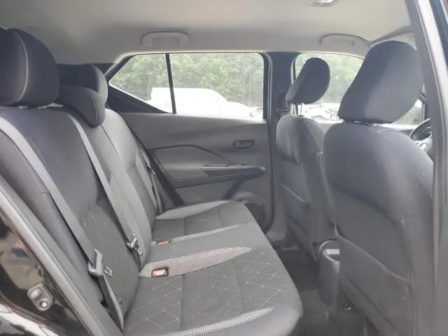 2018 NISSAN KICKS S  