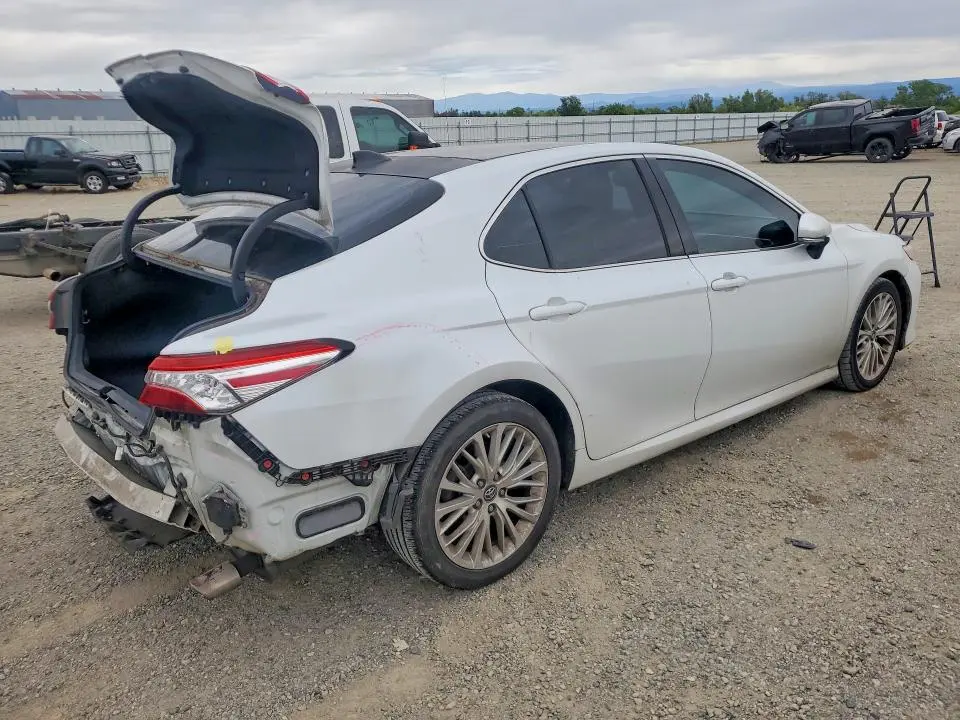 2018 TOYOTA CAMRY XLE V6  