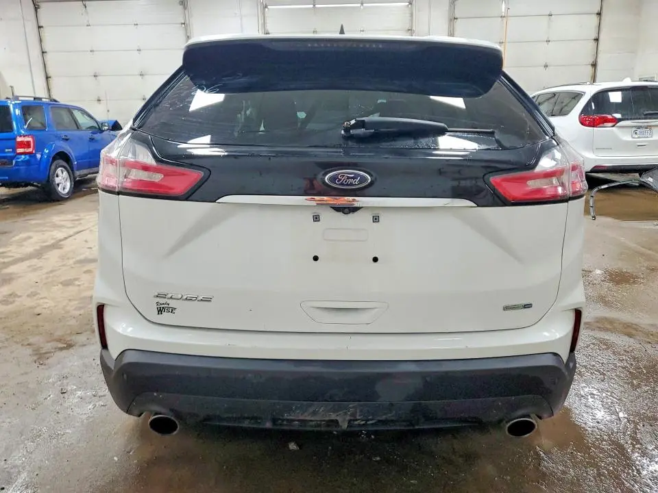 2020 FORD EDGE SE  