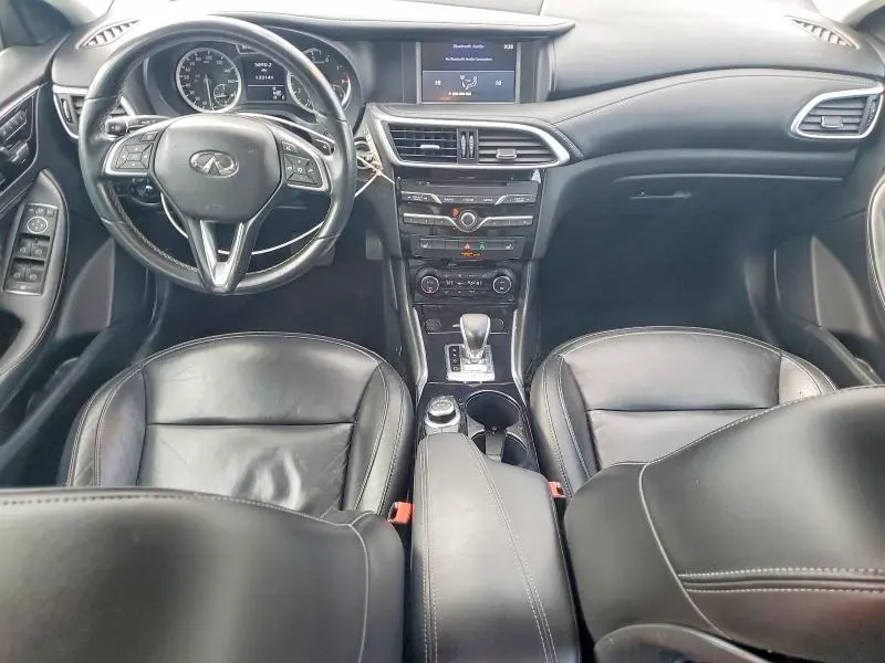 2018 INFINITI QX30 LUXURY  