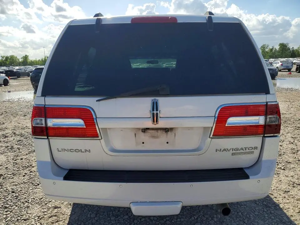 2011 LINCOLN NAVIGATOR L  