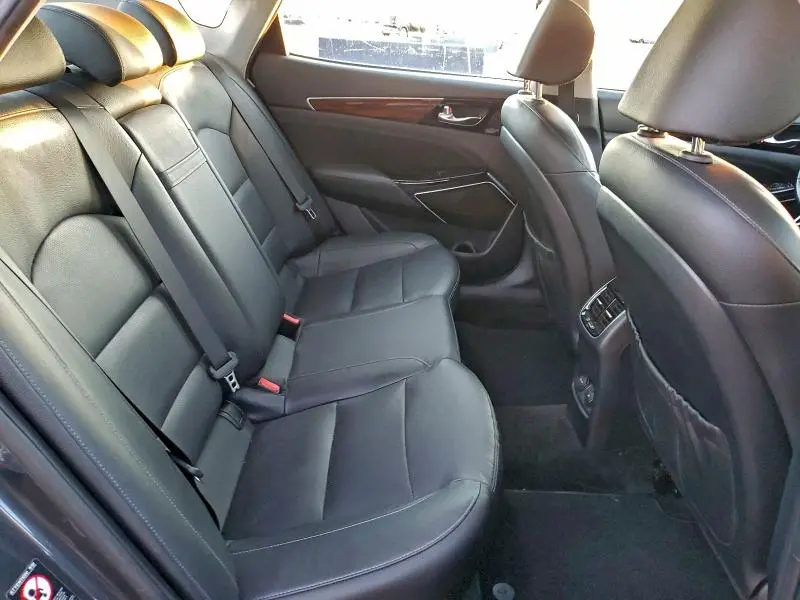 2018 KIA CADENZA LUXURY  