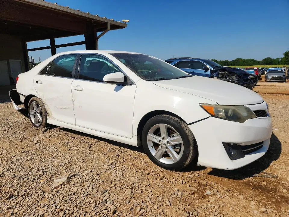 2012 TOYOTA CAMRY SE  