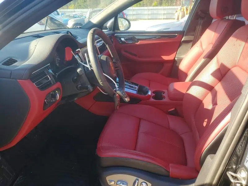 2026 PORSCHE MACAN S  