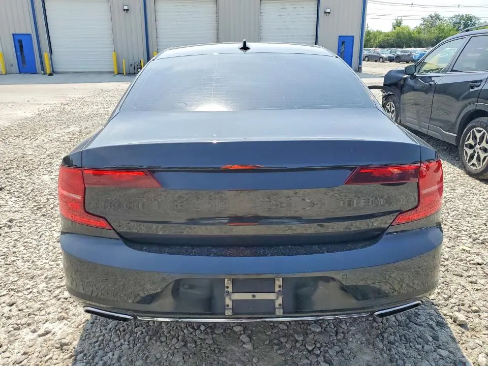 2017 VOLVO S90 T6 MOMENTUM  
