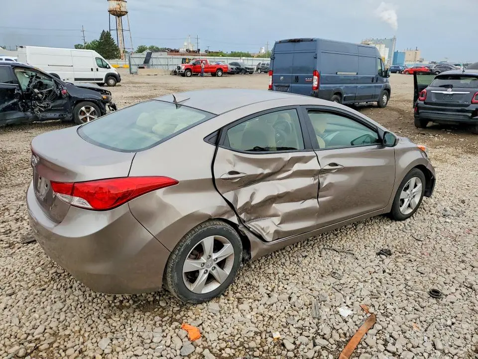 2013 HYUNDAI ELANTRA GLS  